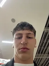 ARON_LUXX — Stripchat stream photo (Apr 2026)