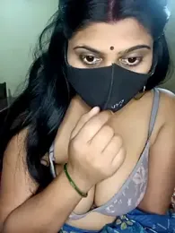 Reena_couple502 — Stripchat stream photo (Apr 2026)