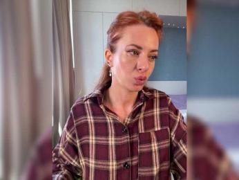 MelenaFox — webcam model online on bongacams