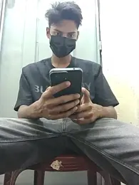 crish09 — Stripchat stream photo (Jun 2026)