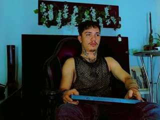 hannilest — webcam model online on camsoda