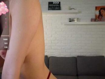 qwwwelbi — webcam model online on bongacams