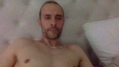 elcatalan1 — webcam model online on cam4
