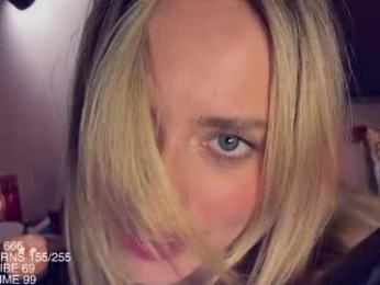 yvie_ — Chaturbate profile photo