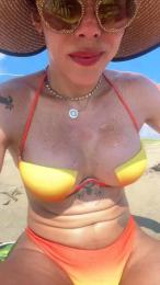 leahtop — webcam model online on cam4