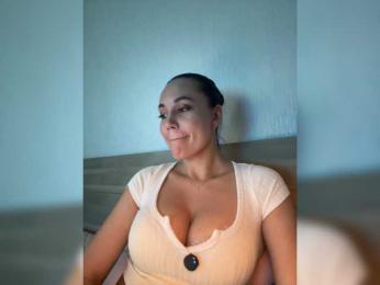 QWEENII — Bongacams stream photo (May 2026)