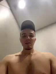 adam-rivera — webcam model online on stripchat