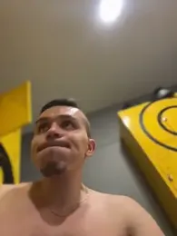 adam-rivera — webcam model online on stripchat