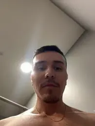 adam-rivera — webcam model online on stripchat