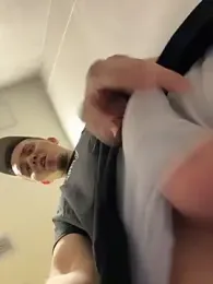 adam-rivera — webcam model online on stripchat