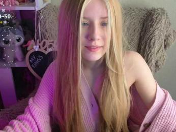 plushsara — Bongacams stream photo (Apr 2026)