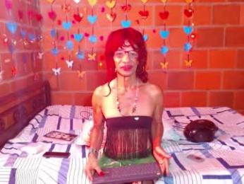 lorenacapelli — webcam model online on chaturbate