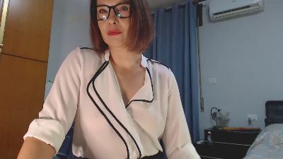 smeralda33 — webcam model online on cam4