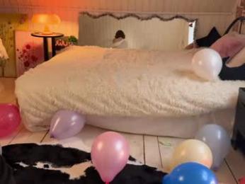 uwunikaa — Chaturbate stream photo (Apr 2026)