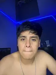 Kailertwink — webcam model online on stripchat