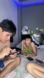 Kailertwink — webcam model online on stripchat