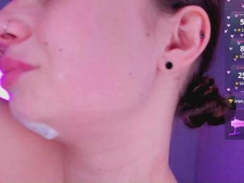 bitchpeace — webcam model online on bongacams