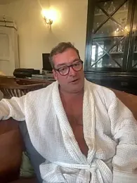 MountJohnXL — webcam model online on stripchat