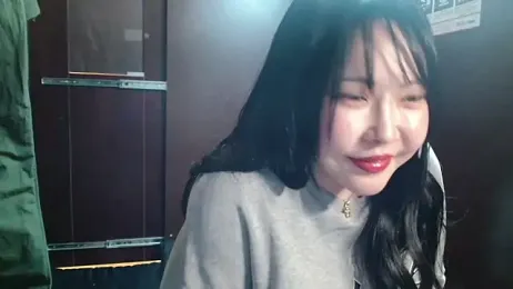 NATINATU252525 — webcam model online on stripchat