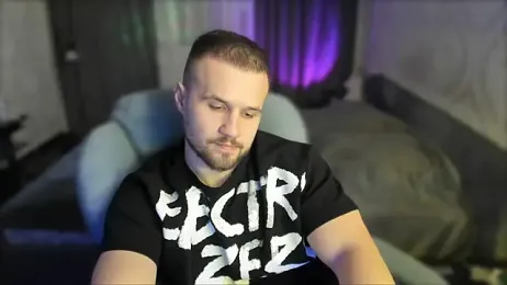 Vladik_b — Stripchat stream photo (May 2025)
