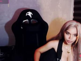 hotsexyhugetrans — webcam model online on chaturbate