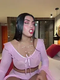 zui_lu — webcam model online on stripchat