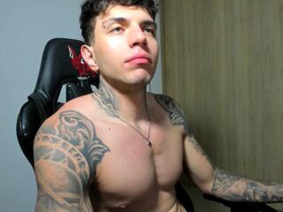 Derek Muller — webcam model online on flirt4free