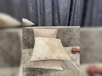 Mini-mi — webcam model online on bongacams