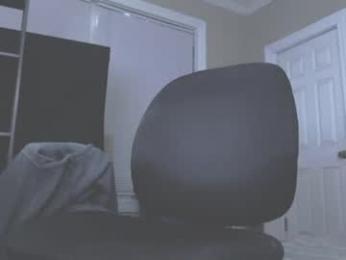 littlesumthinsumthin — Chaturbate stream photo (Apr 2026)