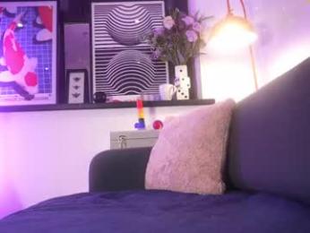 littlee33 — webcam model online on chaturbate