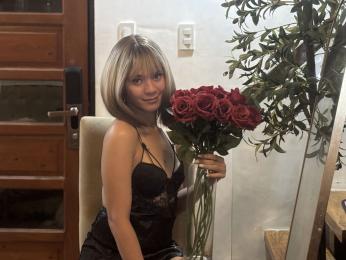 AlwinaMetina — webcam model online on livejasmin