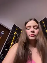 Fitkitten — webcam model online on stripchat