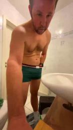 georges_hot — webcam model online on cam4