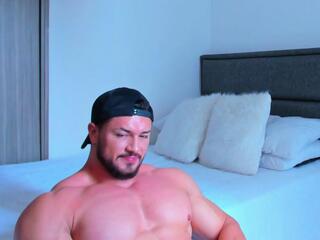 Tatan Uribe — webcam model online on flirt4free