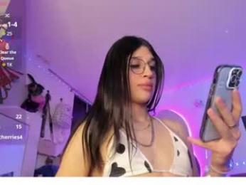 kisses_of_daniela — webcam model online on chaturbate