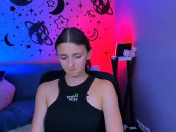 rosaliemoonn — webcam model online on chaturbate