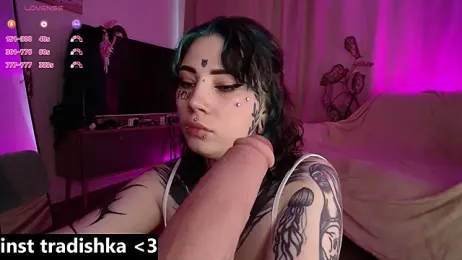 tradishka — Stripchat stream photo (Jun 2026)