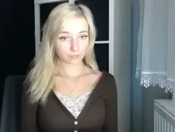 LuciaYoung — Stripchat stream photo (Nov 2023)