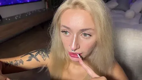 _Kiss_me_hard_ — webcam model online on stripchat