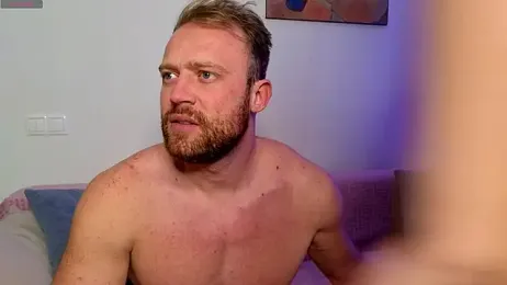 MaxMia — webcam model online on stripchat