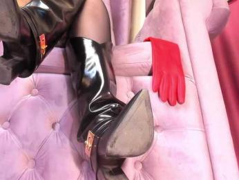 LadyLeather — webcam model online on bongacams