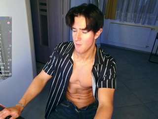 christianlevinee — Camsoda stream photo (Apr 2026)