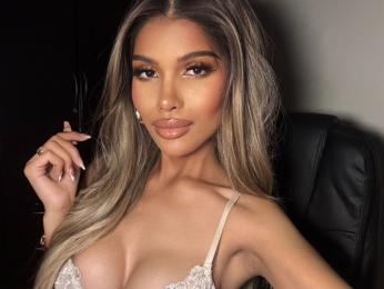 ShantalMolly — Livejasmin stream photo (Aug 2025)