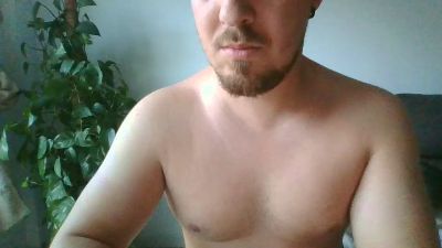 SilentDefender — webcam model online on cam4