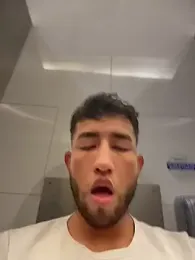 liam_bronw — Stripchat stream photo (Apr 2026)