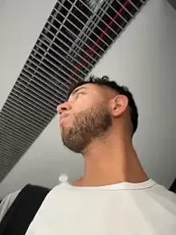 liam_bronw — Stripchat stream photo (Apr 2026)