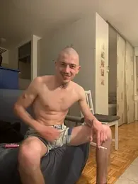 bosnianhot — webcam model online on stripchat