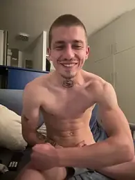 bosnianhot — webcam model online on stripchat