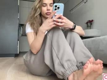diffgirls — Chaturbate stream photo (Apr 2026)