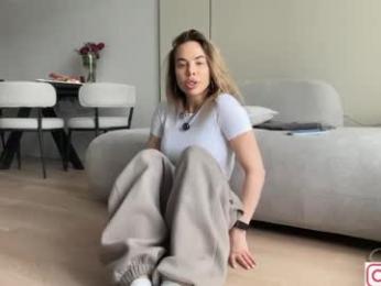 diffgirls — Chaturbate stream photo (Apr 2026)